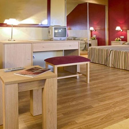 Apartamentos Mar Rovacias Comillas Phòng bức ảnh